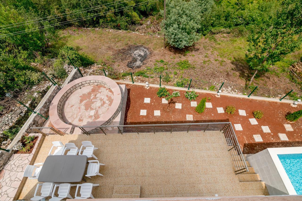 Apartments Mitrovic 卢什蒂卡 外观 照片