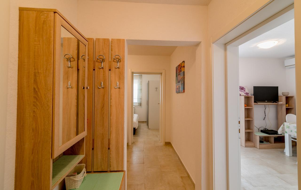 Apartments Mitrovic 卢什蒂卡 外观 照片